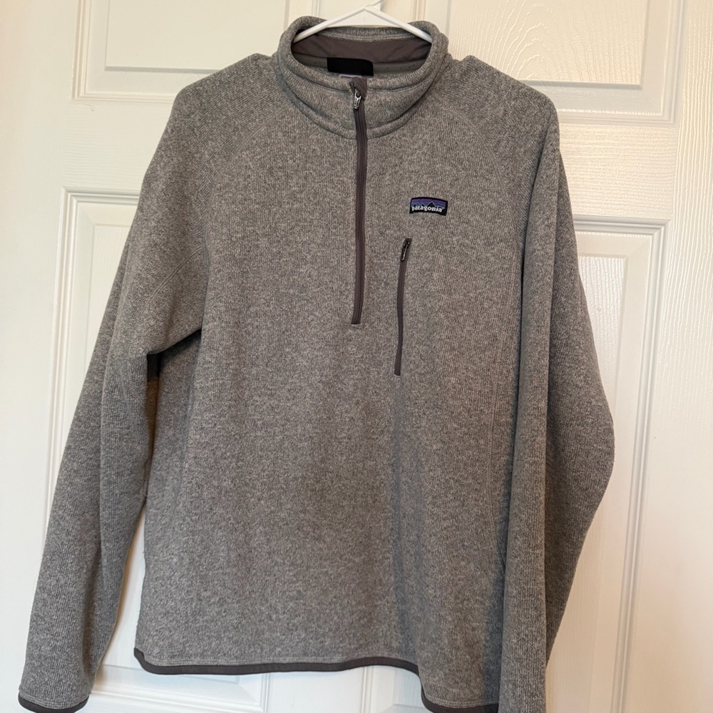 SOLD Patagonia Men’s Half Zip Medium Fleece Pullover Sweater Grey